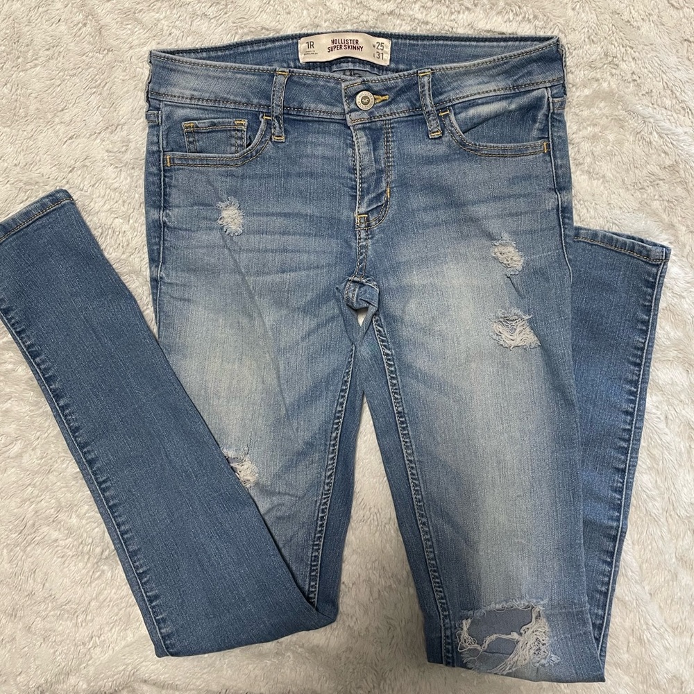 Hollister 5 Pocket Low Rise Ripped Medium Wash Super Skinny Jeans
